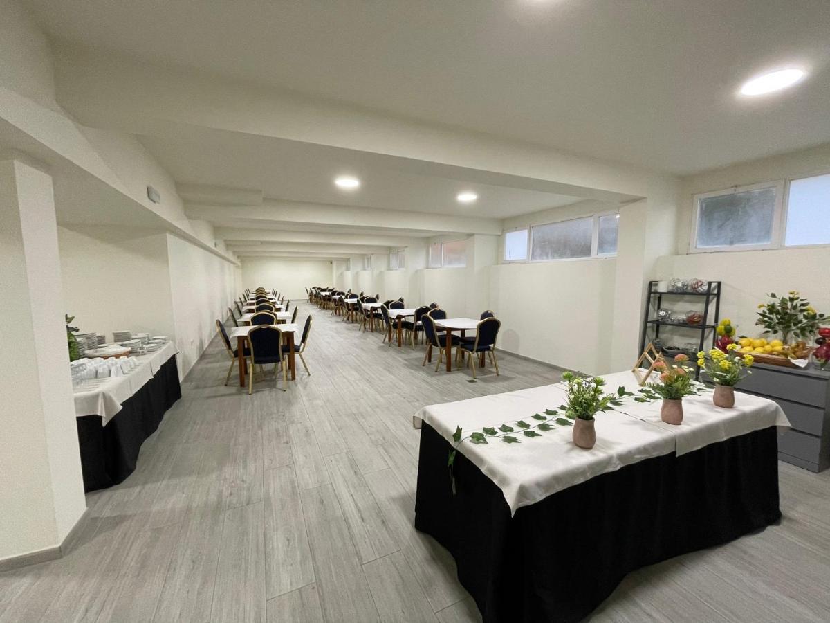 Hotel La Mota By Punta25 Hotels Group مدينا ديل كامبو المظهر الخارجي الصورة