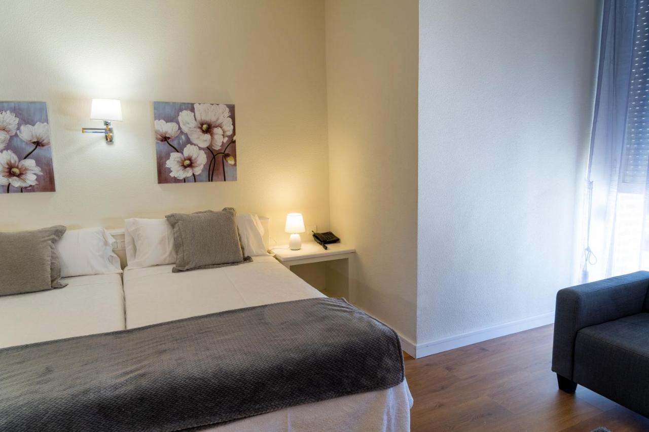 Hotel La Mota By Punta25 Hotels Group مدينا ديل كامبو المظهر الخارجي الصورة