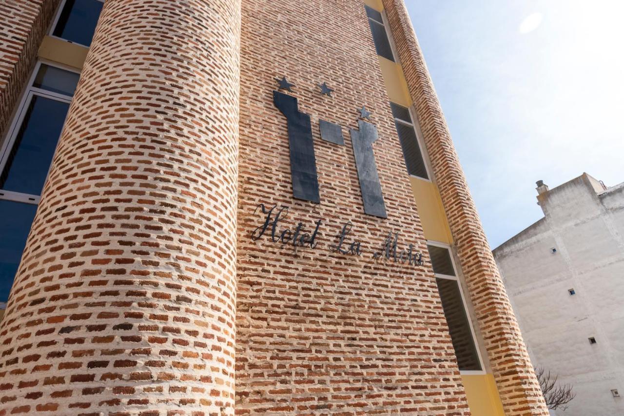 Hotel La Mota By Punta25 Hotels Group مدينا ديل كامبو المظهر الخارجي الصورة