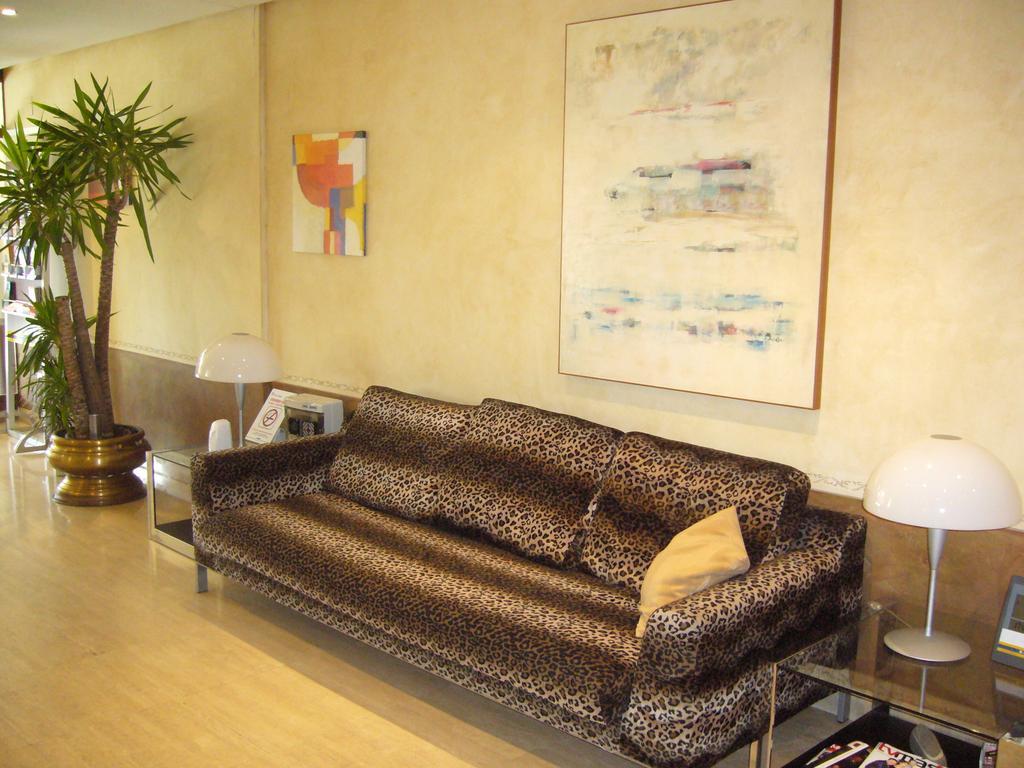 Hotel La Mota By Punta25 Hotels Group مدينا ديل كامبو المظهر الداخلي الصورة