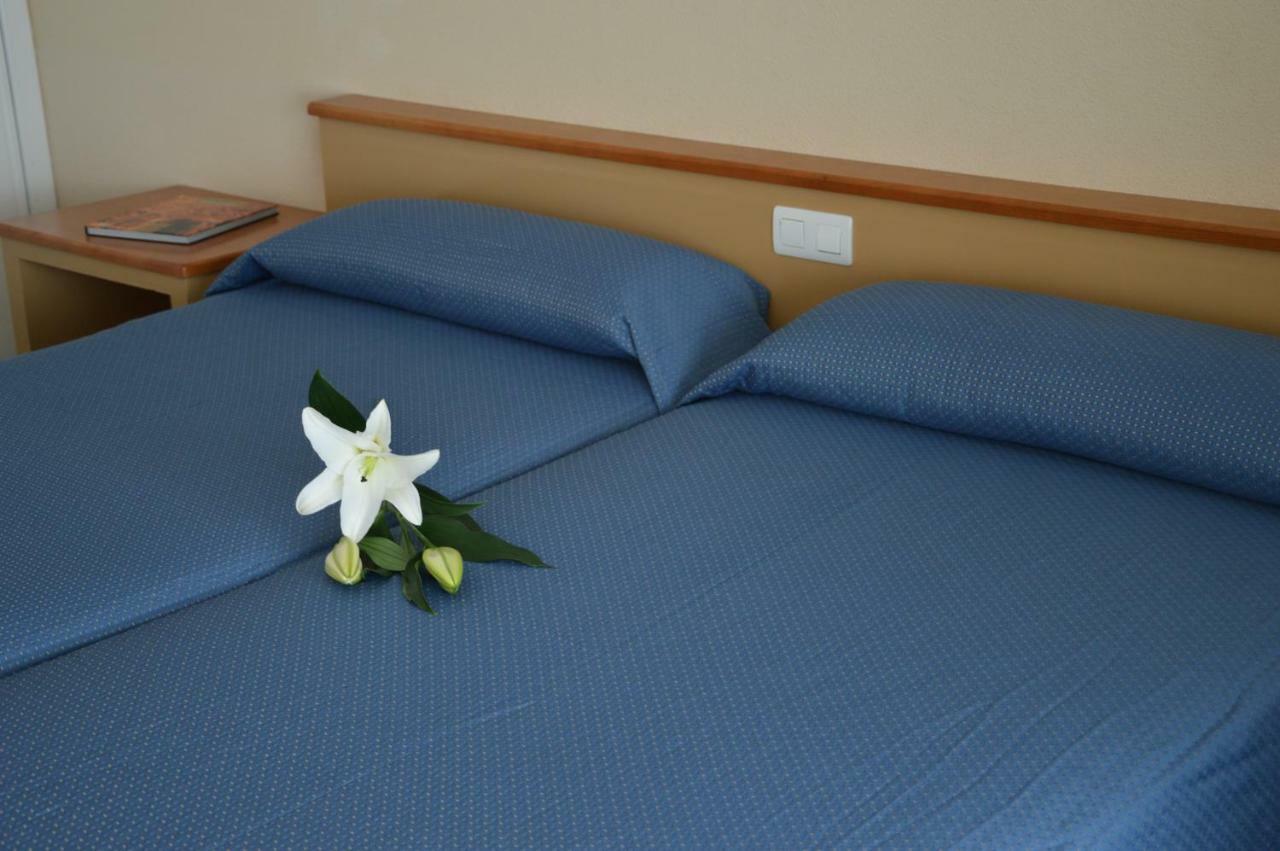 Hotel La Mota By Punta25 Hotels Group مدينا ديل كامبو المظهر الخارجي الصورة