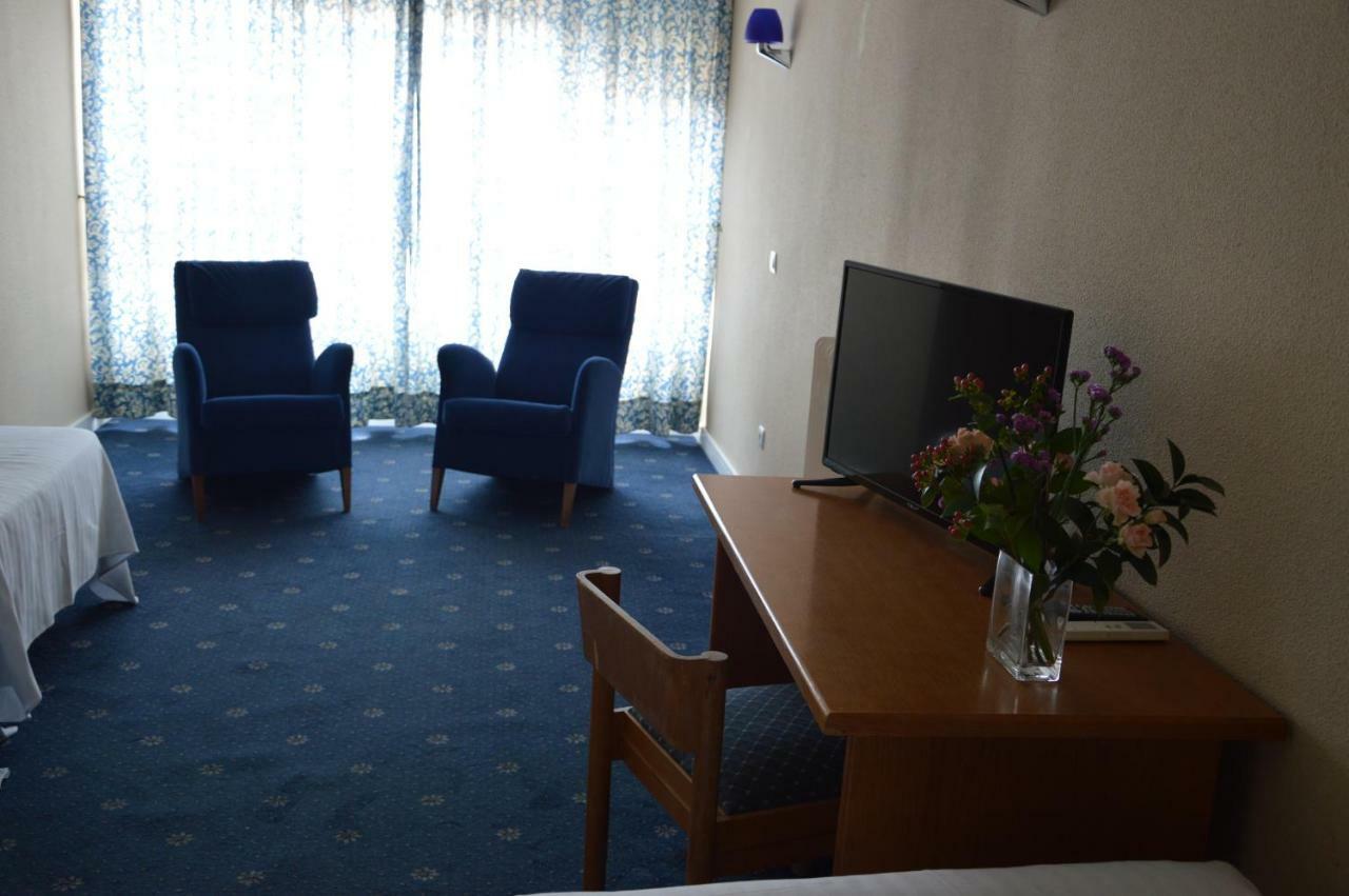 Hotel La Mota By Punta25 Hotels Group مدينا ديل كامبو المظهر الخارجي الصورة